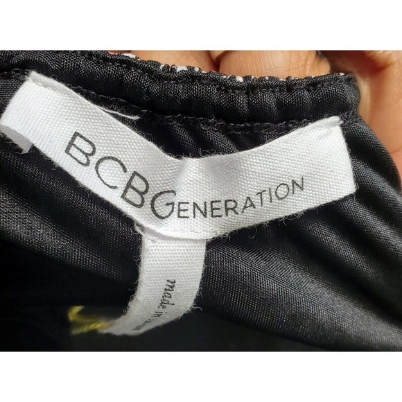 BCBGeneration White & Black Printed Surplice Halter V-Neck Knee Length Dress XS - Picture 9 of 13